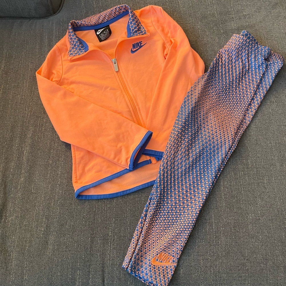 Girls 2pc Nike Set (Like New)